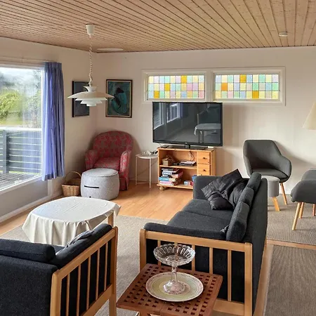 2 Bedroom Beautiful In 沃尔丁堡