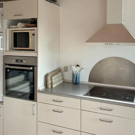 度假居 2 Bedroom Beautiful In *