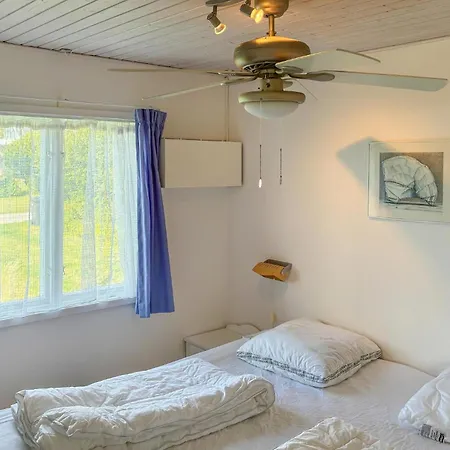 2 Bedroom Beautiful In Vordingborg Dom wakacyjny Vordingborg